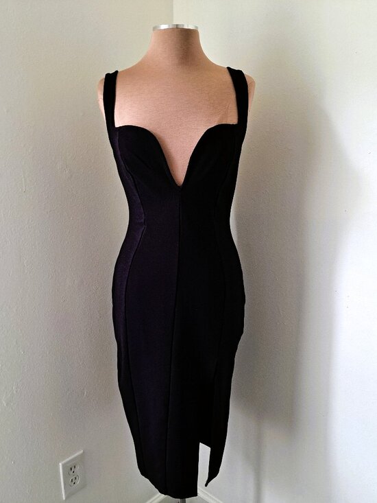 cameo Dresses & Skirts - Cameo Women's Stretch Midi Dress Color Black Size S/M
